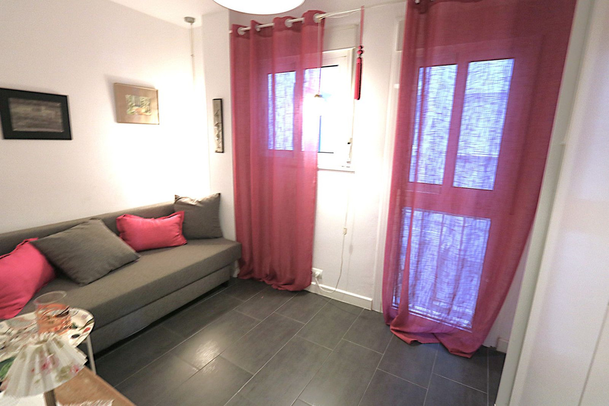 3 Bed Apartment for sale in Fuengirola Costa Del Sol, Málaga, Spain