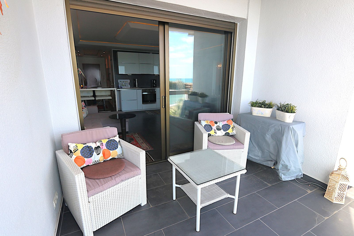 3 Bed Apartment for sale in Fuengirola Costa Del Sol, Málaga, Spain