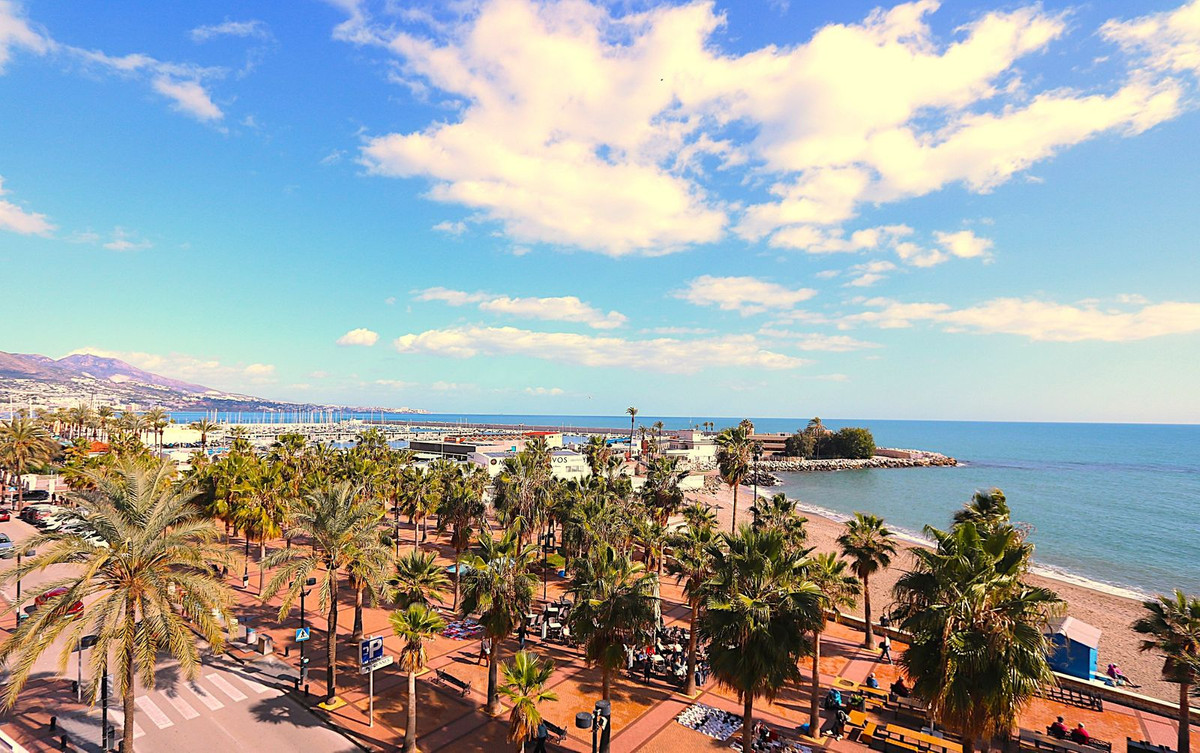 3 Bed Apartment for sale in Fuengirola Costa Del Sol, Málaga, Spain