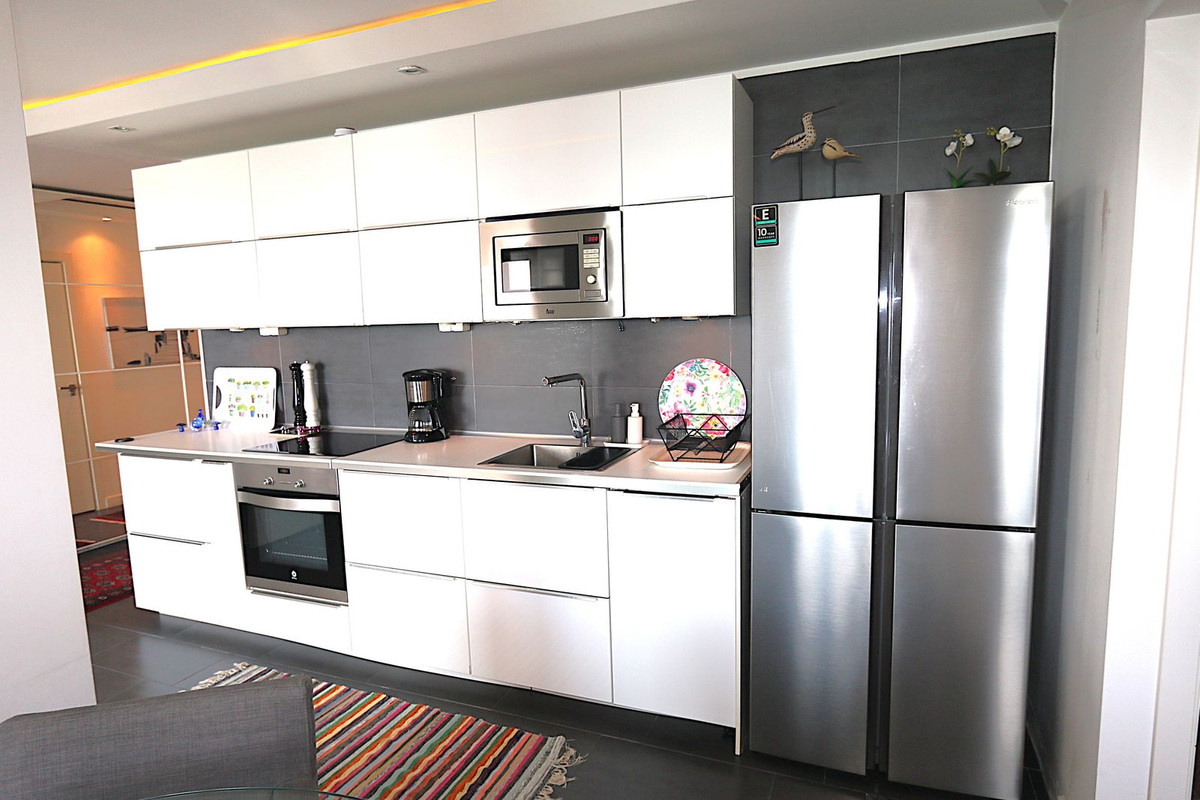 3 Bed Apartment for sale in Fuengirola Costa Del Sol, Málaga, Spain
