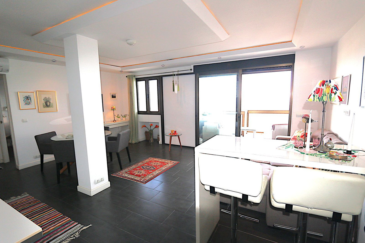 3 Bed Apartment for sale in Fuengirola Costa Del Sol, Málaga, Spain