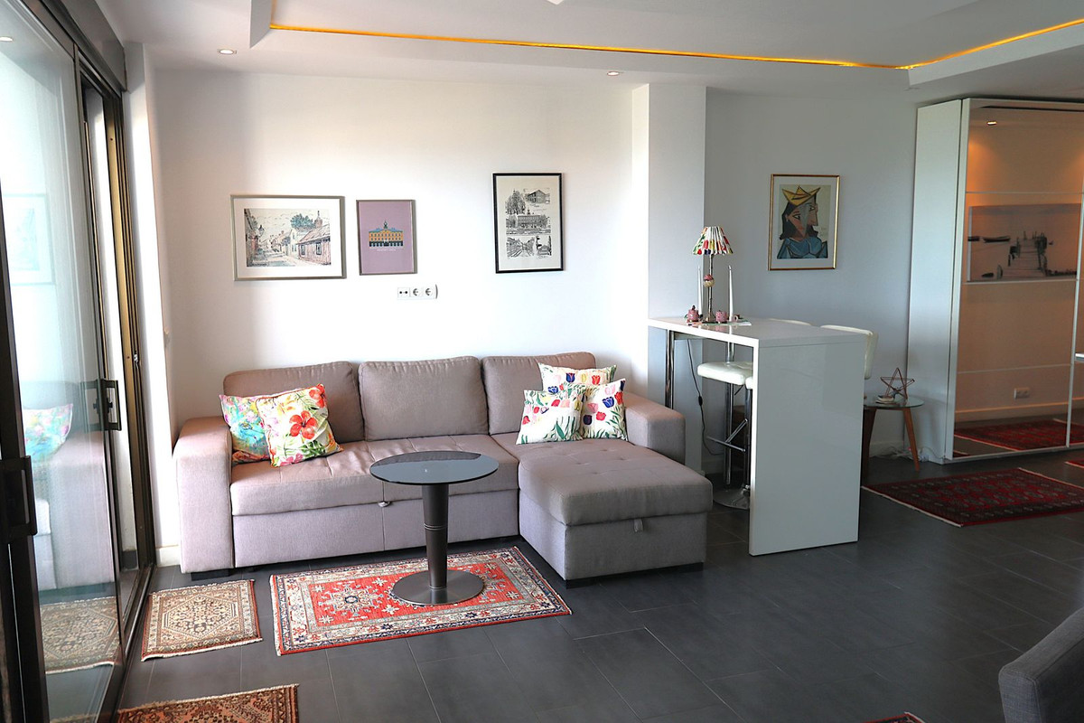 3 Bed Apartment for sale in Fuengirola Costa Del Sol, Málaga, Spain
