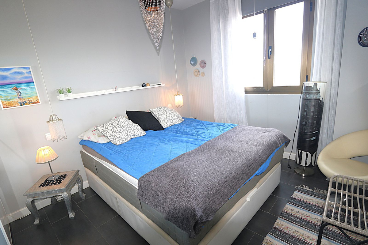 3 Bed Apartment for sale in Fuengirola Costa Del Sol, Málaga, Spain