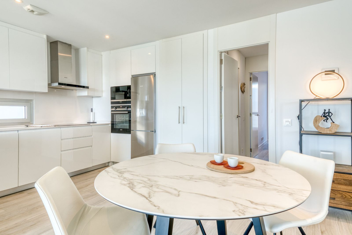 3 Bed Apartment for sale in Estepona Costa Del Sol, Málaga, Spain