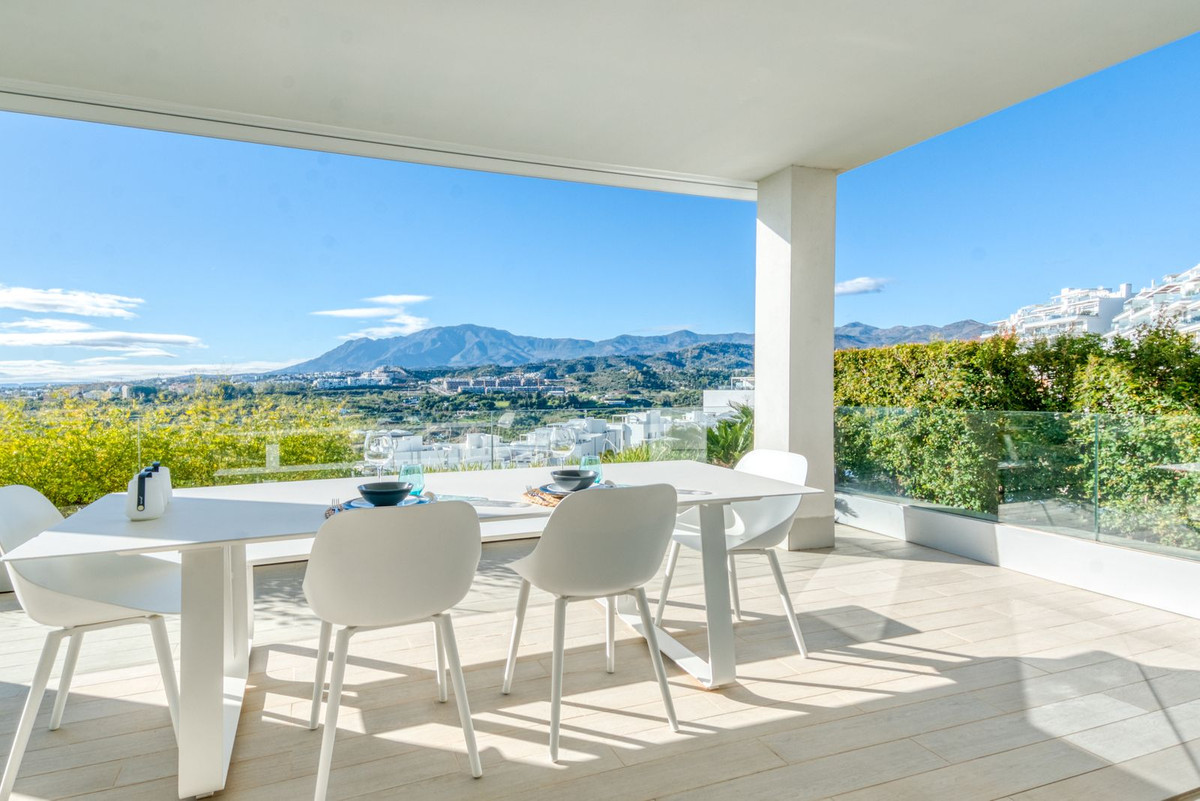 3 Bed Apartment for sale in Estepona Costa Del Sol, Málaga, Spain