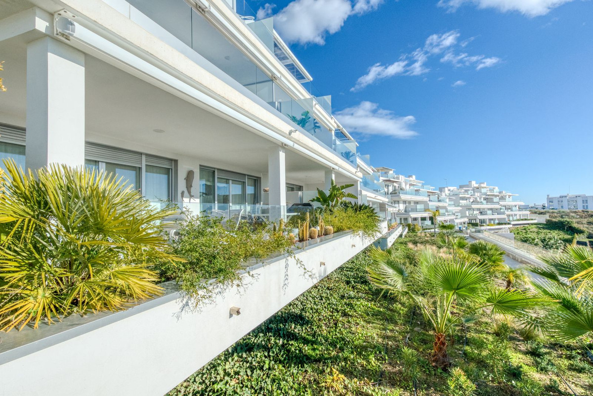 3 Bed Apartment for sale in Estepona Costa Del Sol, Málaga, Spain