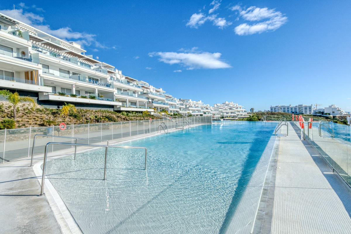 3 Bed Apartment for sale in Estepona Costa Del Sol, Málaga, Spain