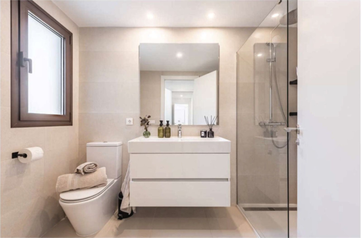 Se vende Apartamento Planta Media de 3 dormitorios en Costa Del Sol, Málaga, España