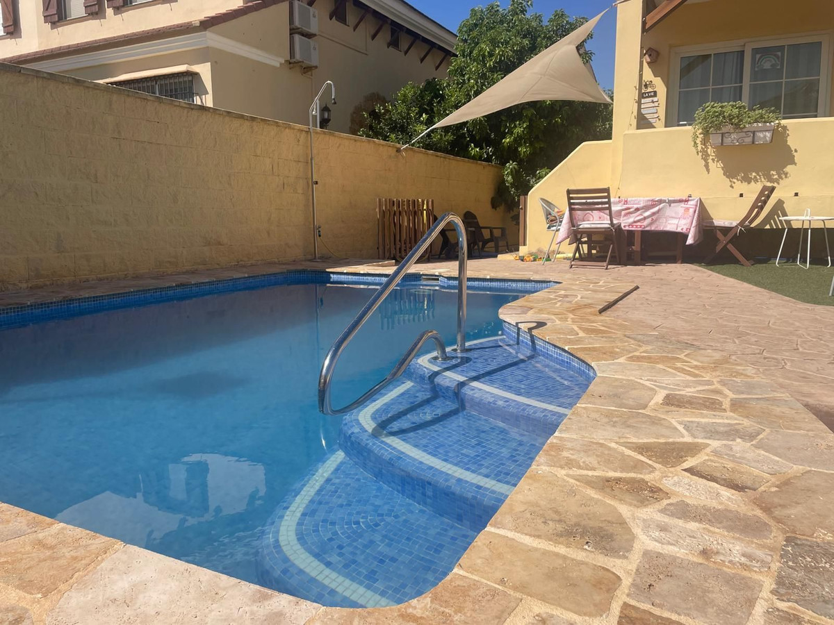 6 Bed Townhouse for sale in Alhaurín De La Torre Costa Del Sol, Málaga, Spain