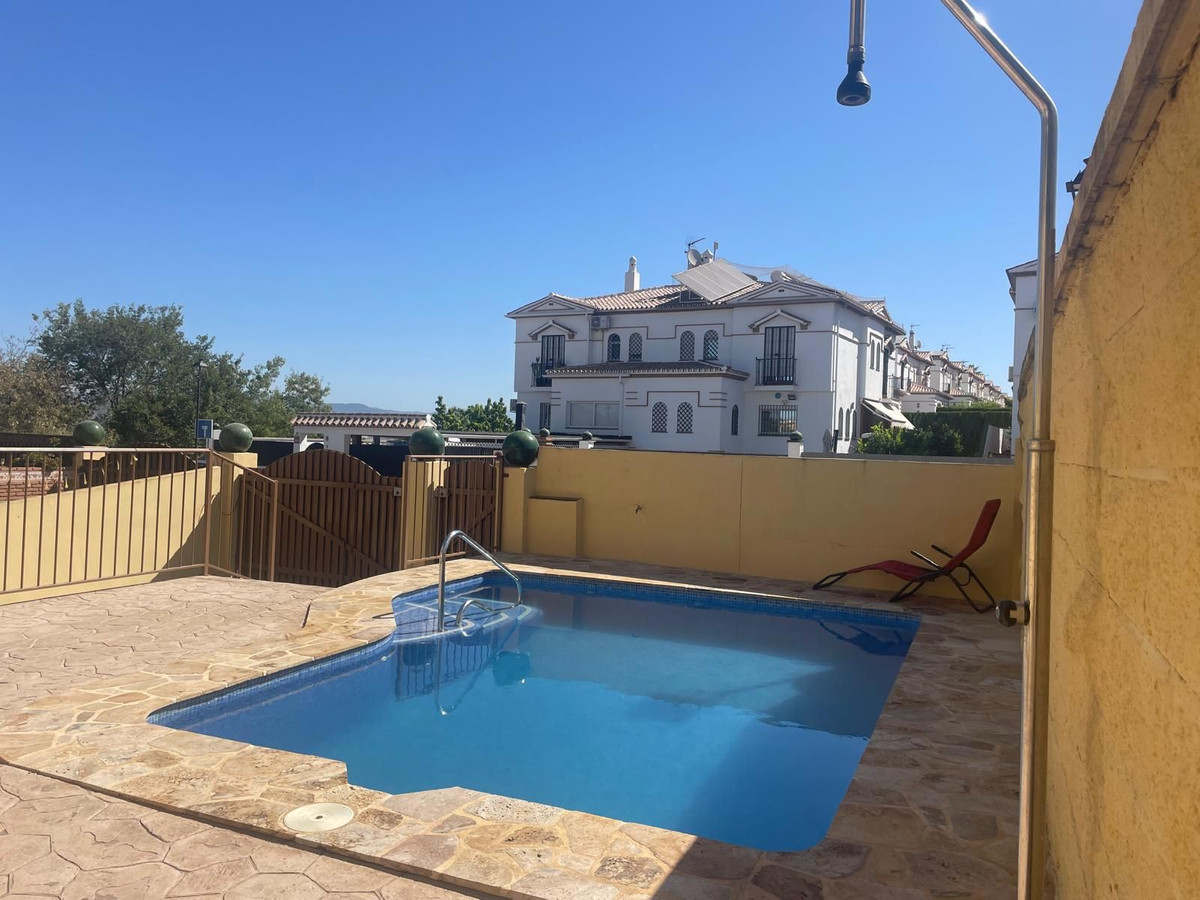 6 Bed Townhouse for sale in Alhaurín De La Torre Costa Del Sol, Málaga, Spain