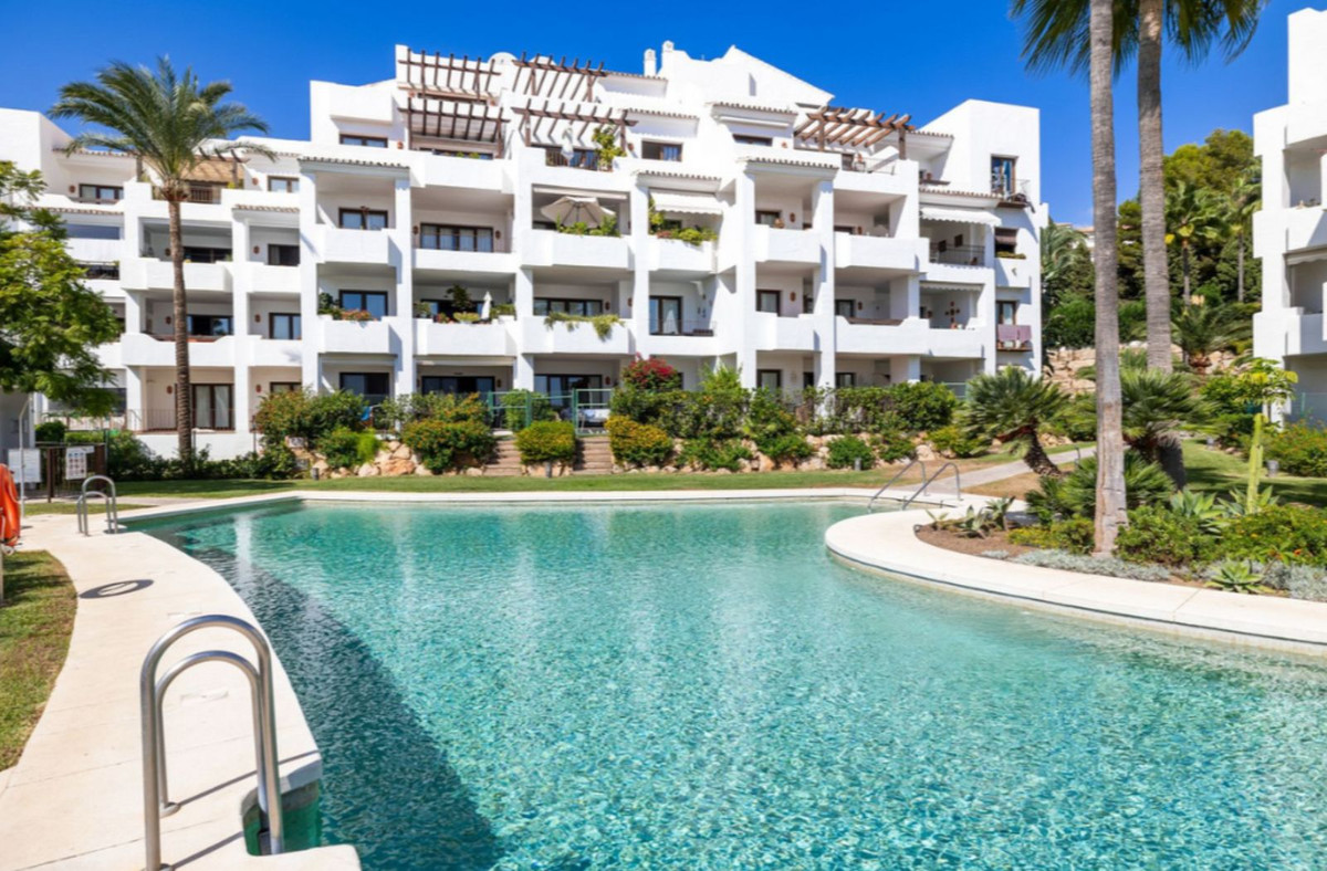 Se vende Apartamento Planta Media de 3 dormitorios en Costa Del Sol, Málaga, España