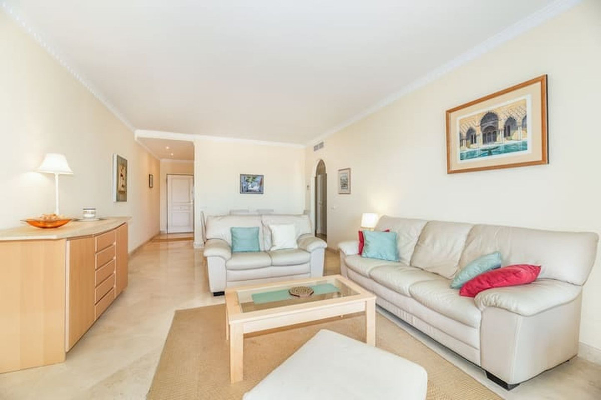 Se vende Apartamento Planta Media de 3 dormitorios en Costa Del Sol, Málaga, España