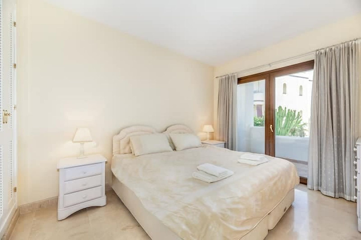 Se vende Apartamento Planta Media de 3 dormitorios en Costa Del Sol, Málaga, España