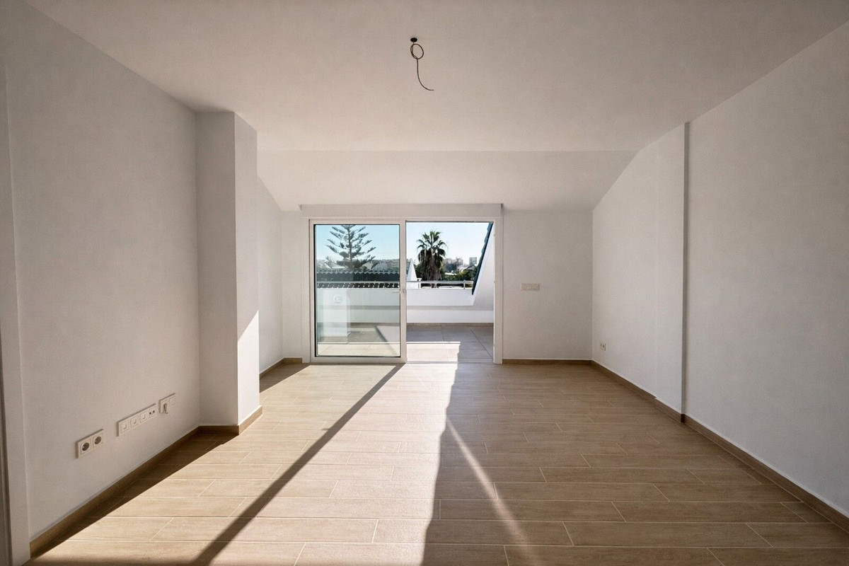 Se vende Apartamento Planta Media de 3 dormitorios en Costa Del Sol, Málaga, España