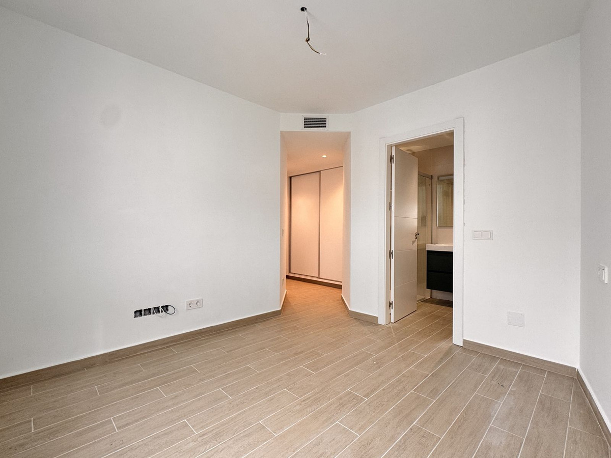Se vende Apartamento Planta Media de 3 dormitorios en Costa Del Sol, Málaga, España