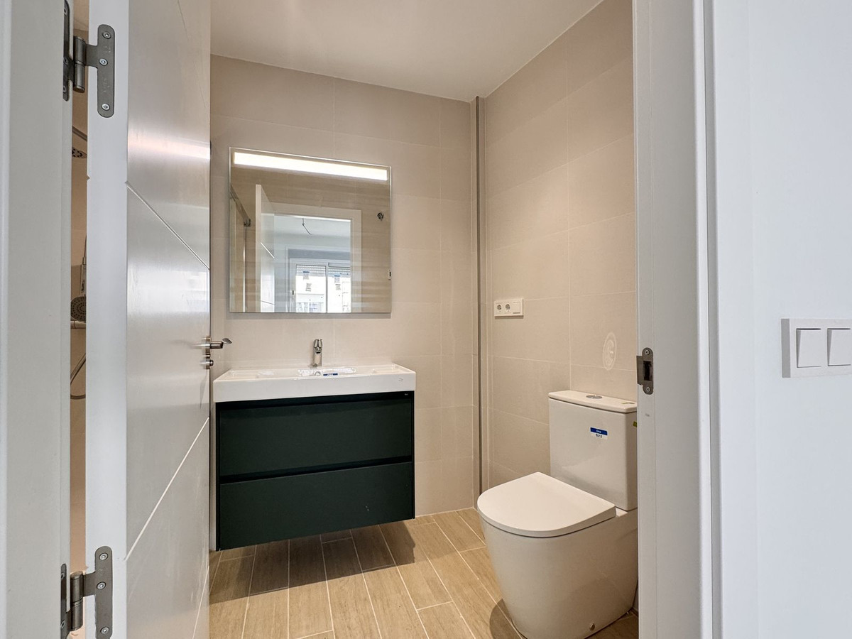 Se vende Apartamento Planta Media de 3 dormitorios en Costa Del Sol, Málaga, España