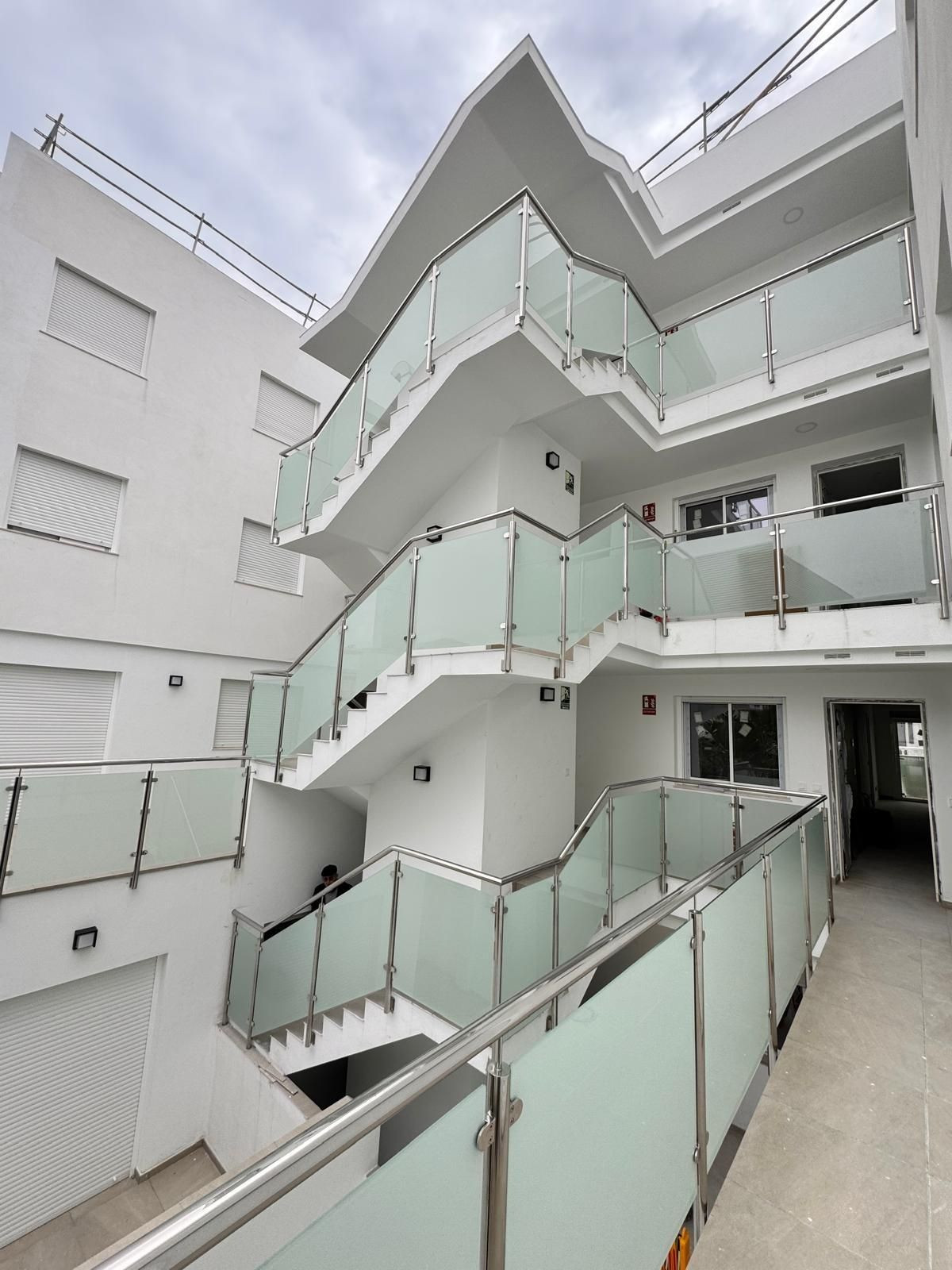 Se vende Apartamento Planta Media de 3 dormitorios en Costa Del Sol, Málaga, España