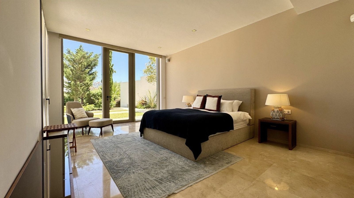Se vende Villa - Chalet de 6 dormitorios en Costa Del Sol, Málaga, España