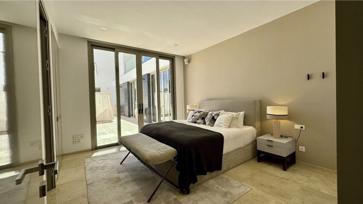 Se vende Villa - Chalet de 6 dormitorios en Costa Del Sol, Málaga, España