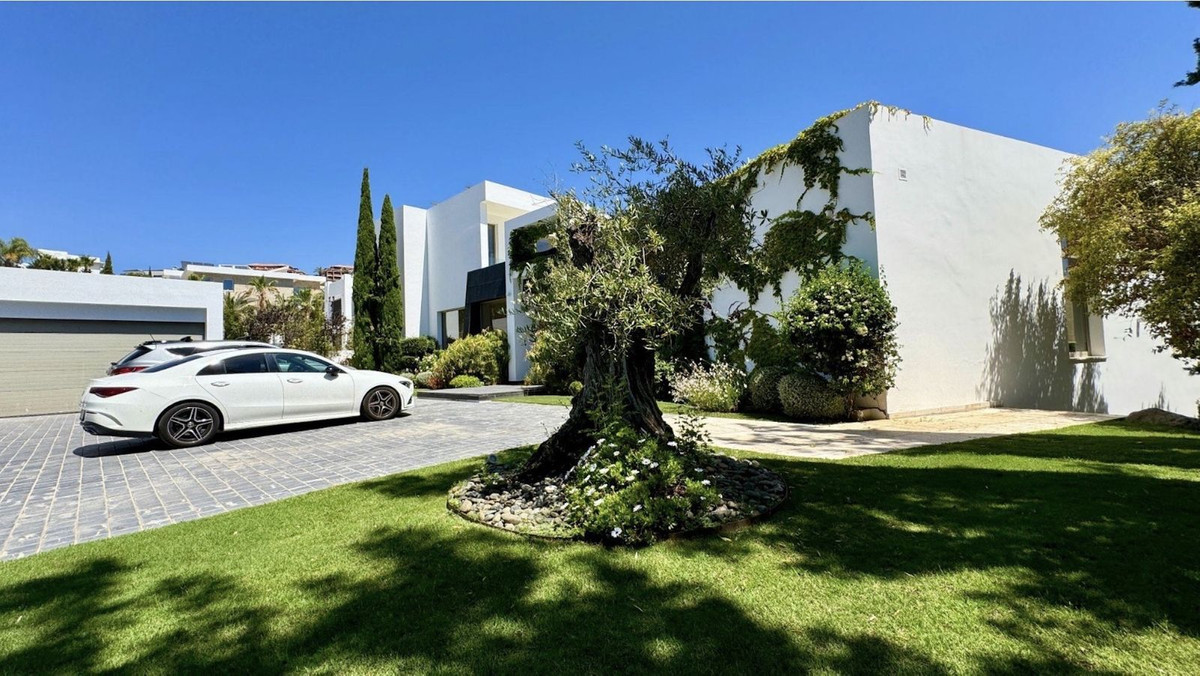 Se vende Villa - Chalet de 6 dormitorios en Costa Del Sol, Málaga, España