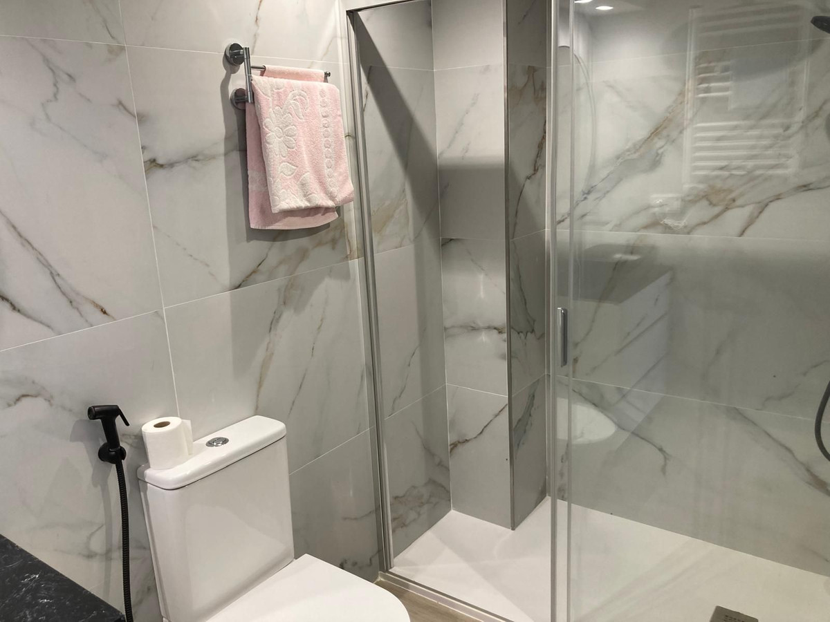 Se vende Apartamento en Planta Última de 2 dormitorios en Costa Del Sol, Málaga, España