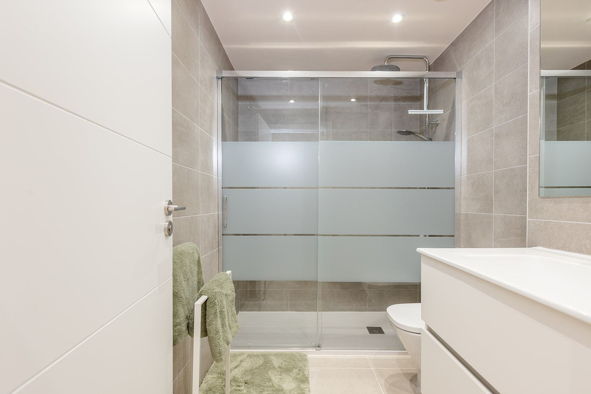 Se vende Apartamento Planta Baja de 2 dormitorios en Costa Del Sol, Málaga, España