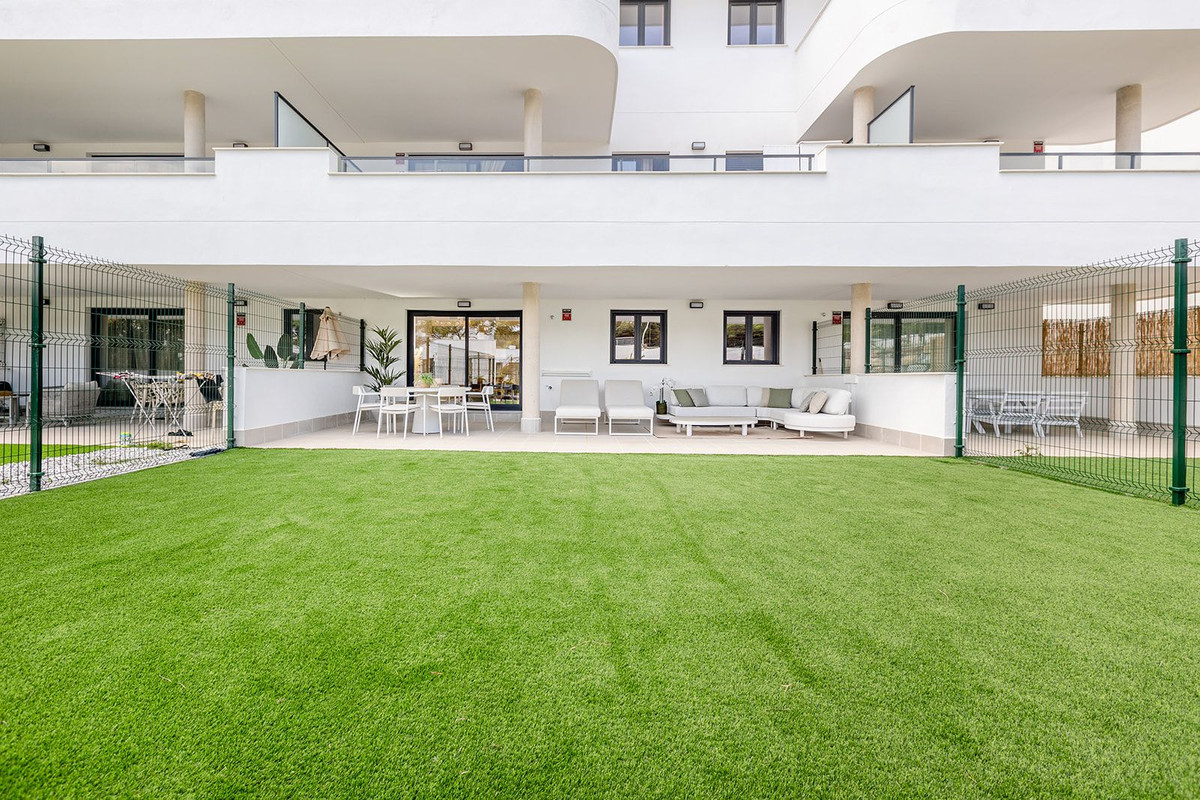 Se vende Apartamento Planta Baja de 2 dormitorios en Costa Del Sol, Málaga, España