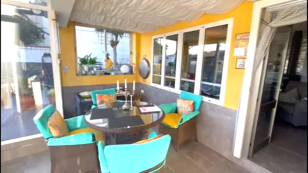 Se vende Villa - Chalet de 2 dormitorios en Costa Del Sol, Málaga, España