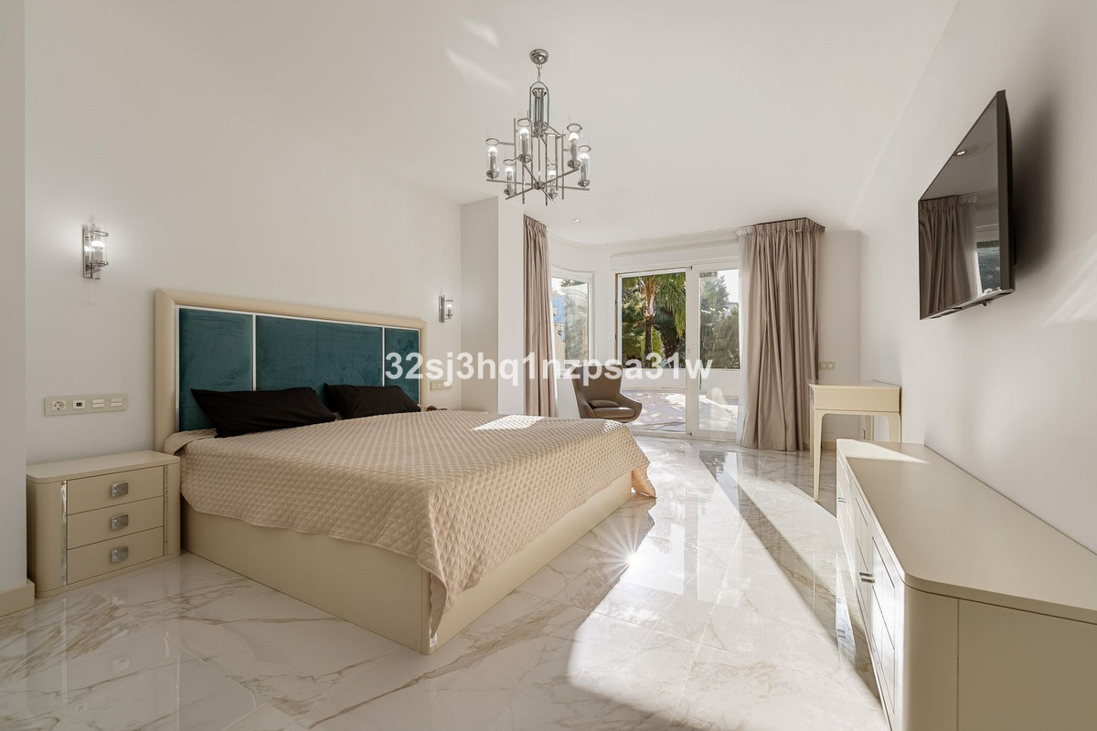 3 Bed Apartment for sale in Marbella Costa Del Sol, Málaga, Spain