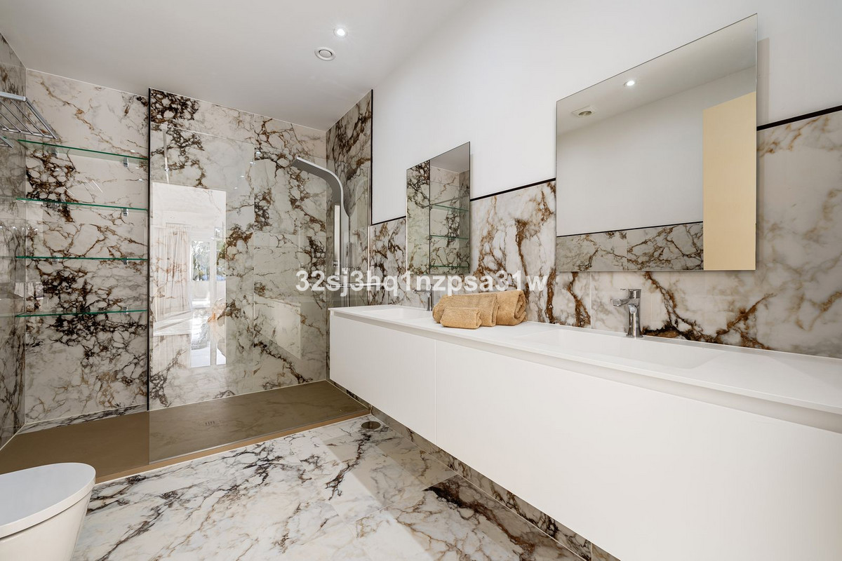 3 Bed Apartment for sale in Marbella Costa Del Sol, Málaga, Spain