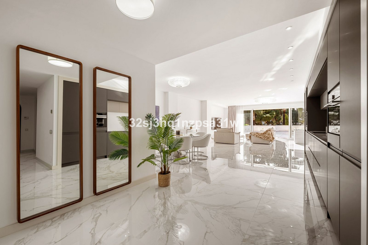 3 Bed Apartment for sale in Marbella Costa Del Sol, Málaga, Spain