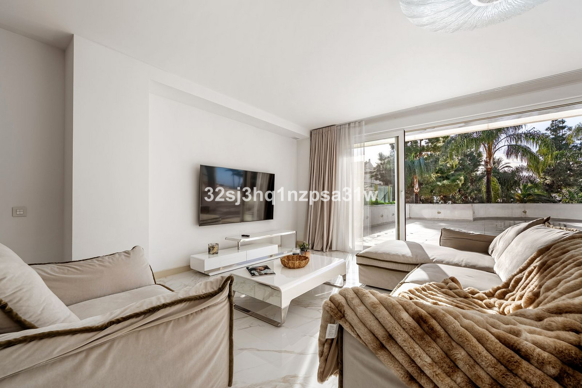 3 Bed Apartment for sale in Marbella Costa Del Sol, Málaga, Spain