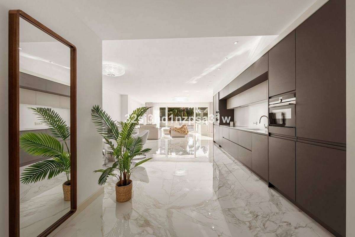 3 Bed Apartment for sale in Marbella Costa Del Sol, Málaga, Spain