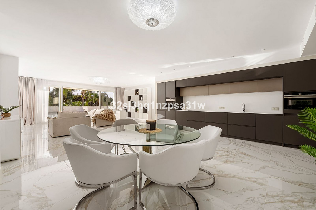 3 Bed Apartment for sale in Marbella Costa Del Sol, Málaga, Spain