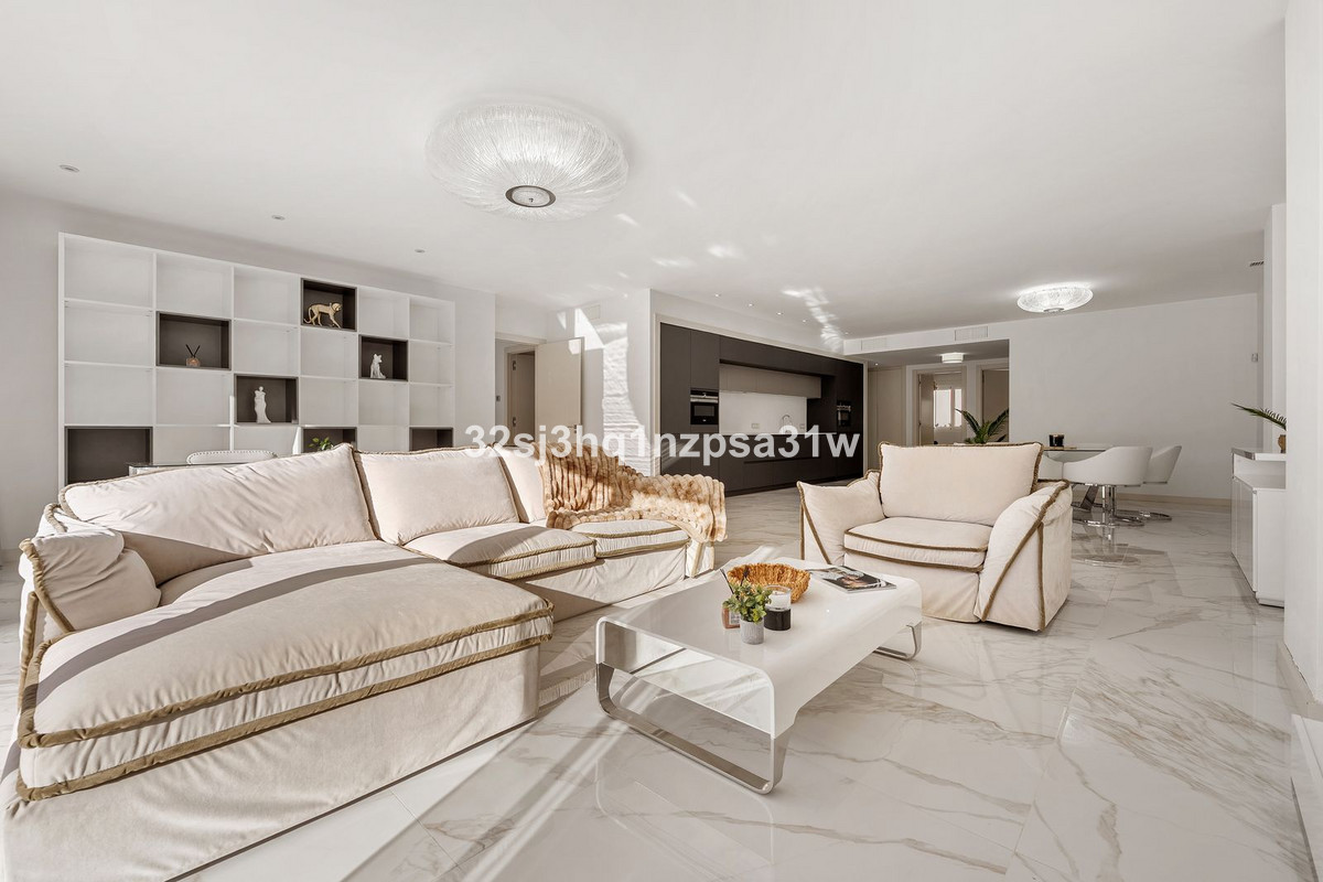 3 Bed Apartment for sale in Marbella Costa Del Sol, Málaga, Spain