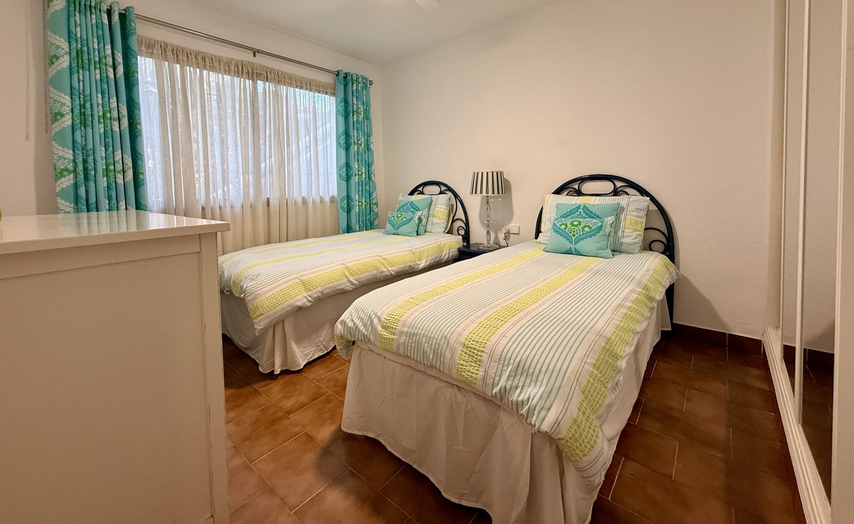 2 Bed Apartment for sale in The Golden Mile Costa Del Sol, Málaga, Spain