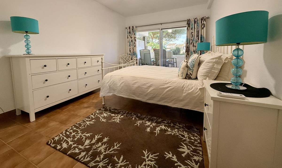 2 Bed Apartment for sale in The Golden Mile Costa Del Sol, Málaga, Spain