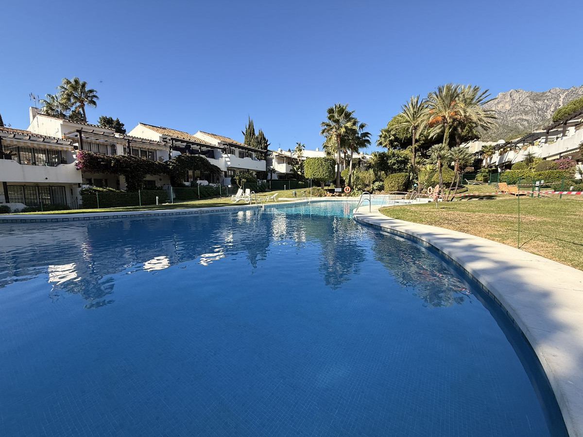 2 Bed Apartment for sale in The Golden Mile Costa Del Sol, Málaga, Spain