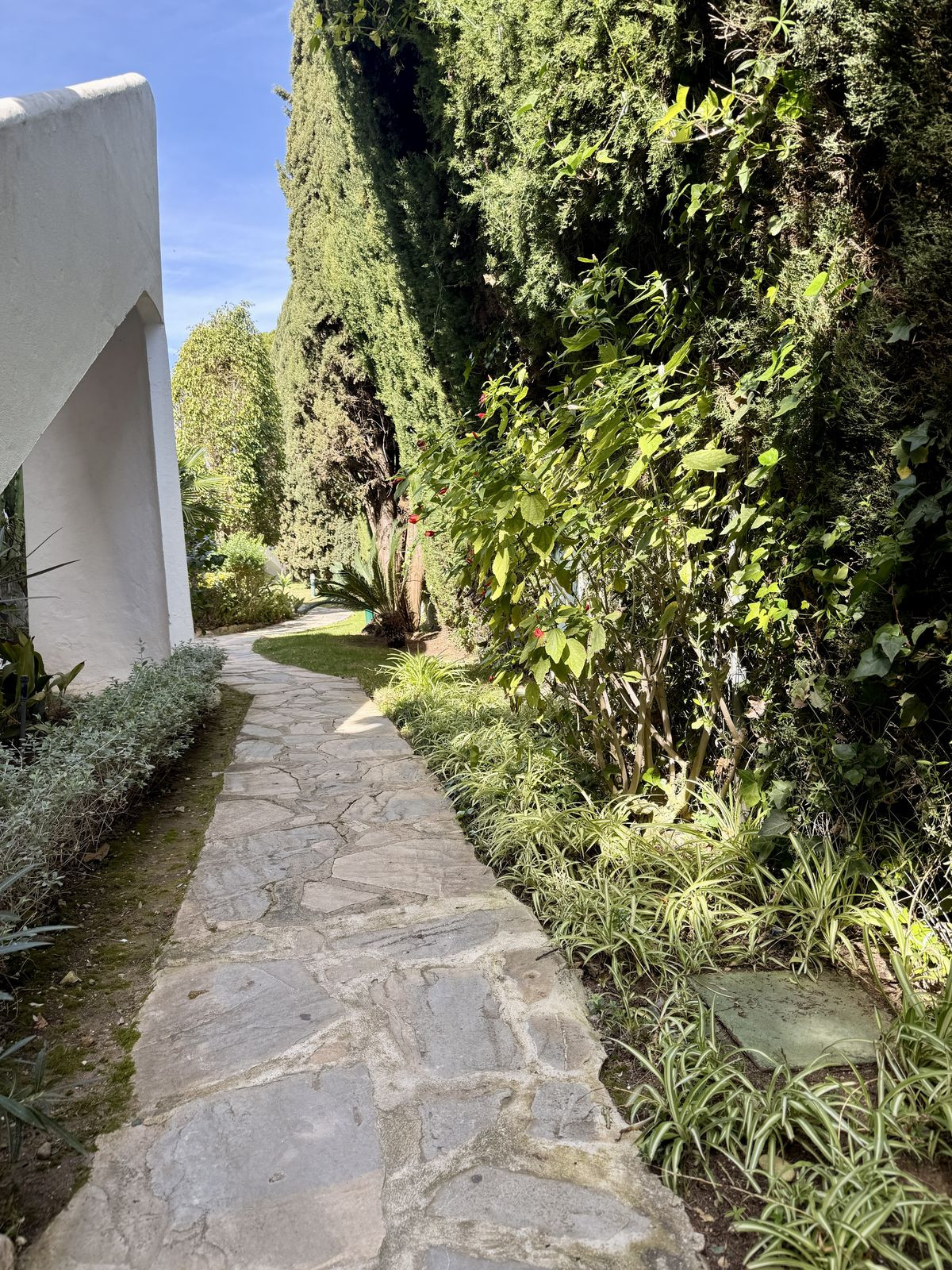 2 Bed Apartment for sale in The Golden Mile Costa Del Sol, Málaga, Spain