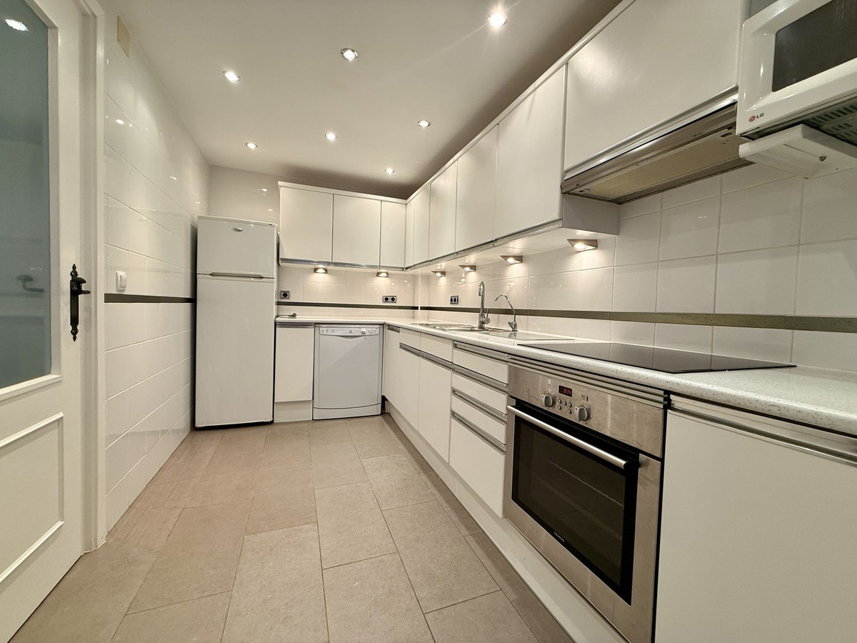 2 Bed Apartment for sale in The Golden Mile Costa Del Sol, Málaga, Spain