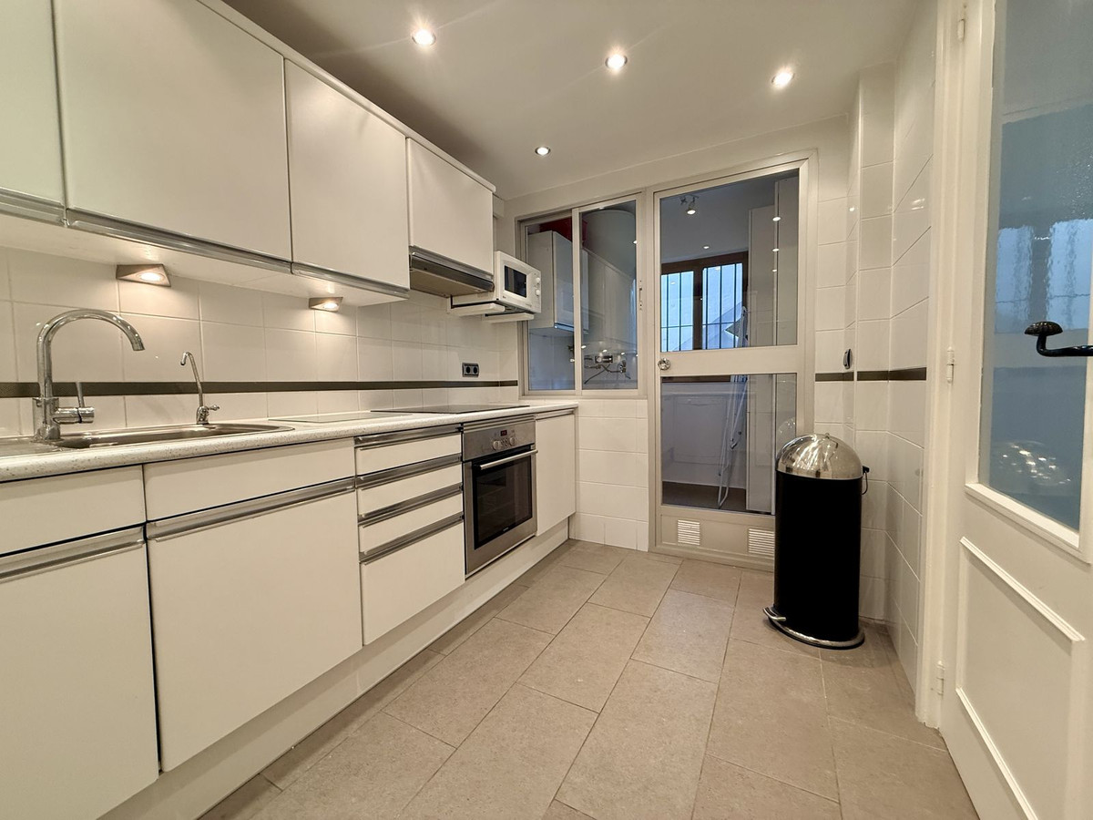 2 Bed Apartment for sale in The Golden Mile Costa Del Sol, Málaga, Spain