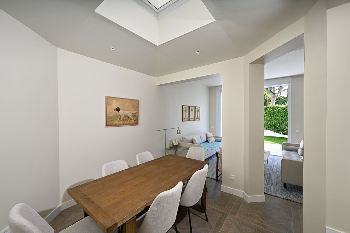 Se vende Apartamento Planta Baja de 4 dormitorios en Costa Del Sol, Málaga, España