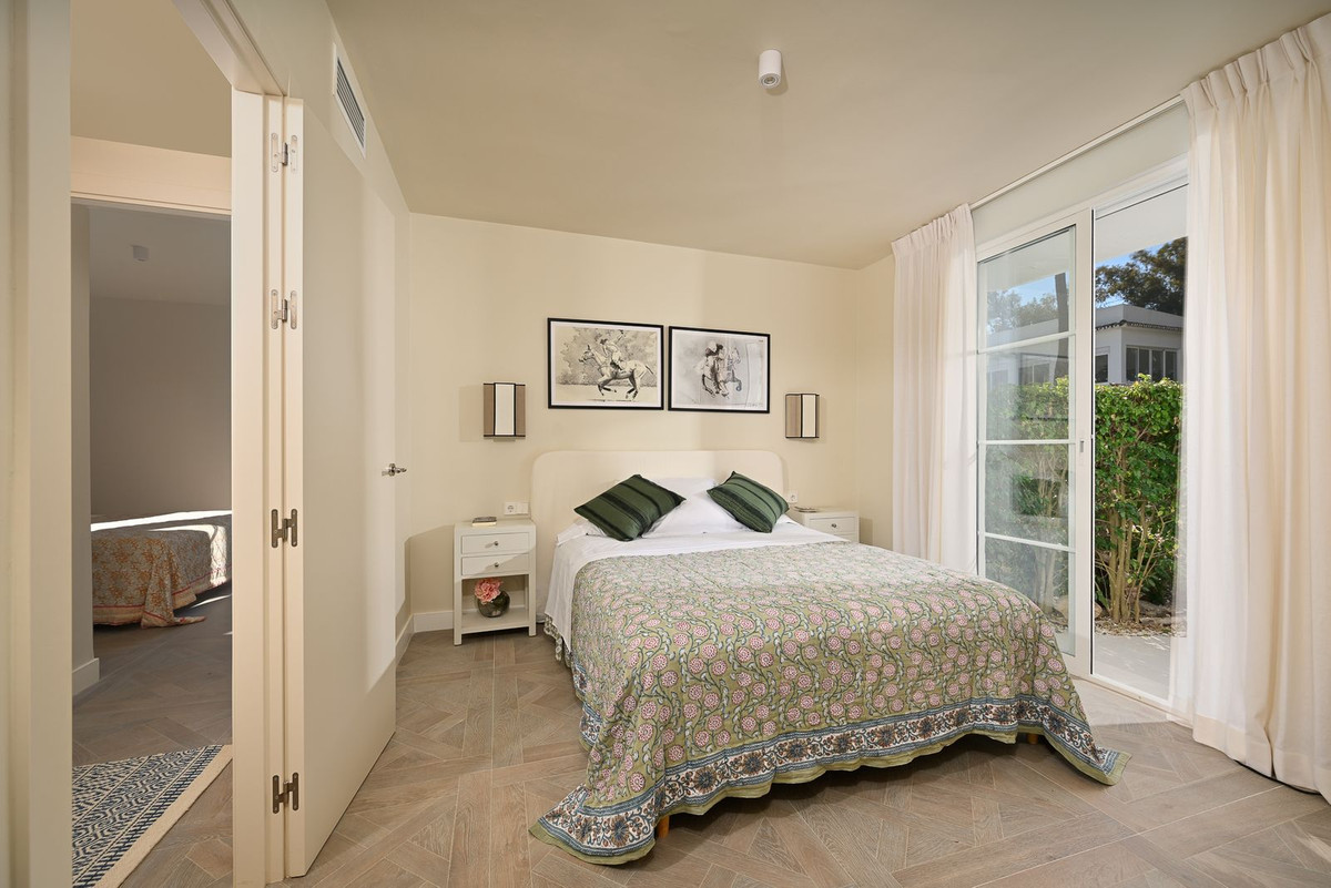 Se vende Apartamento Planta Baja de 4 dormitorios en Costa Del Sol, Málaga, España