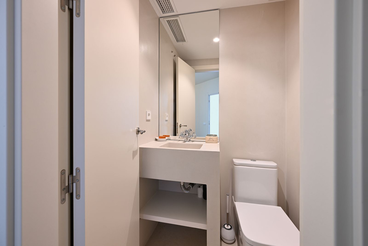 Se vende Apartamento Planta Baja de 4 dormitorios en Costa Del Sol, Málaga, España