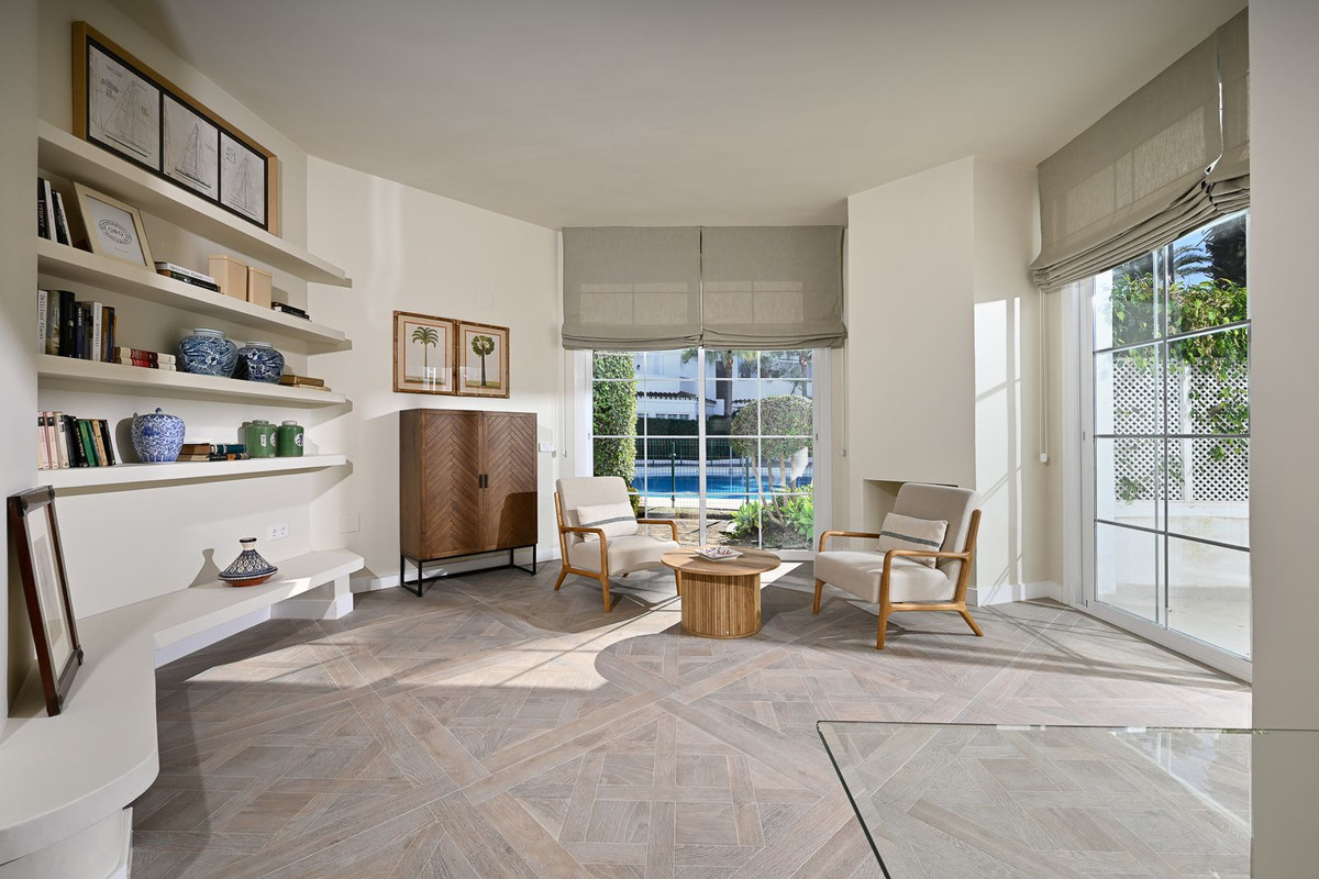 Se vende Apartamento Planta Baja de 4 dormitorios en Costa Del Sol, Málaga, España