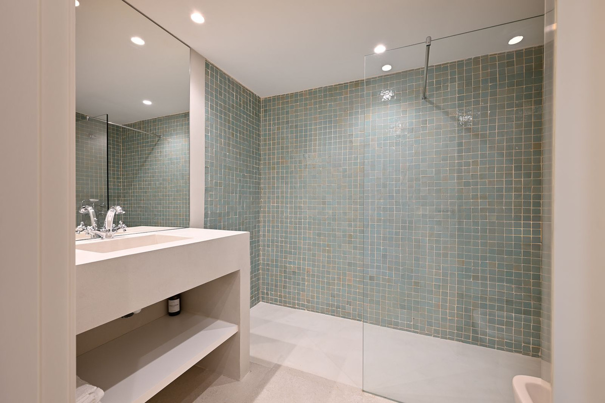 Se vende Apartamento Planta Baja de 4 dormitorios en Costa Del Sol, Málaga, España