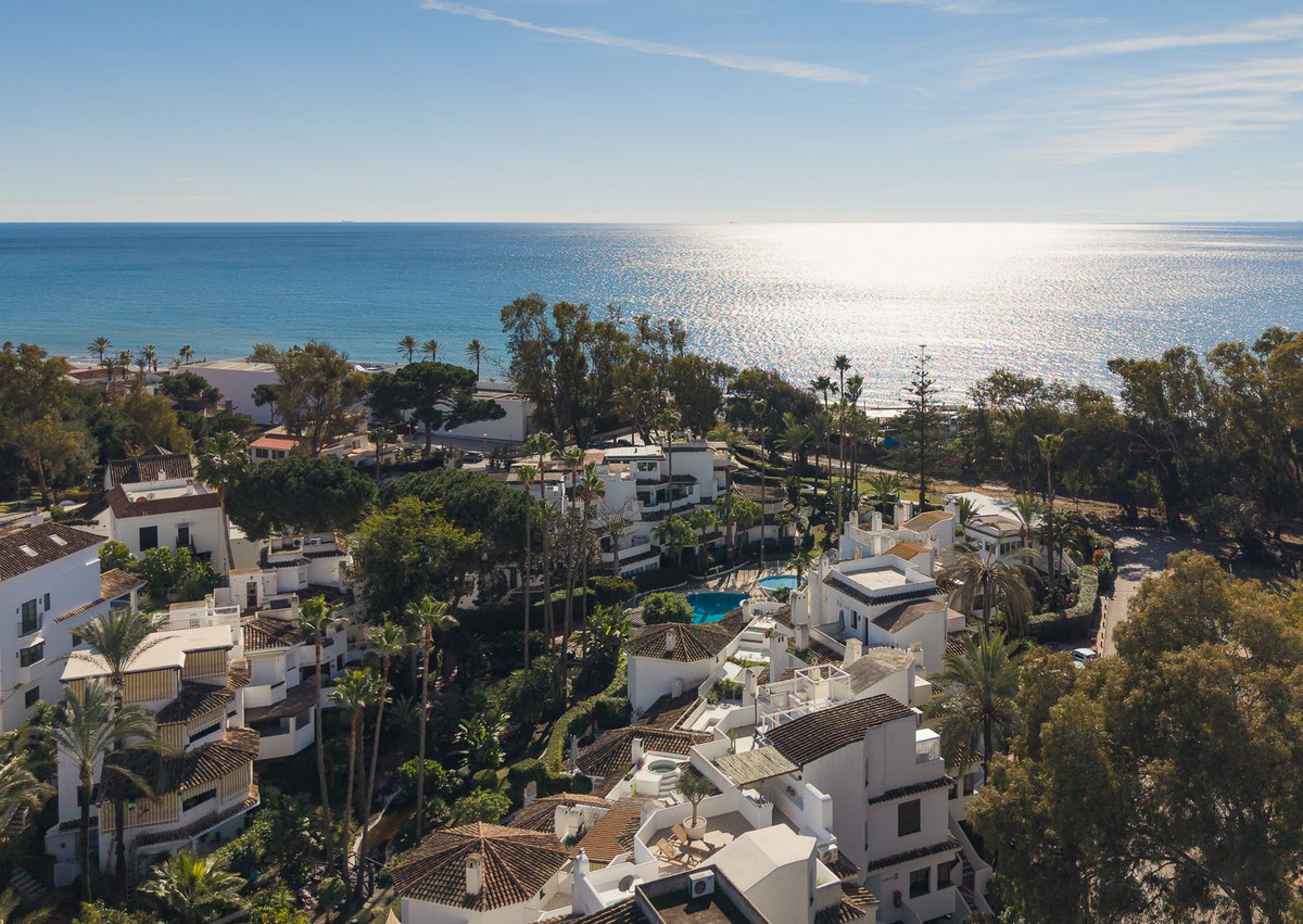 Se vende Apartamento Planta Baja de 4 dormitorios en Costa Del Sol, Málaga, España