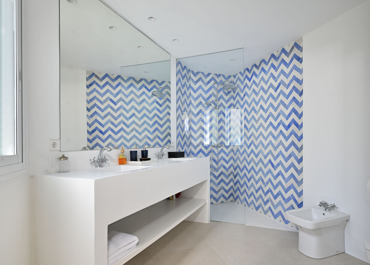 Se vende Apartamento Planta Baja de 4 dormitorios en Costa Del Sol, Málaga, España