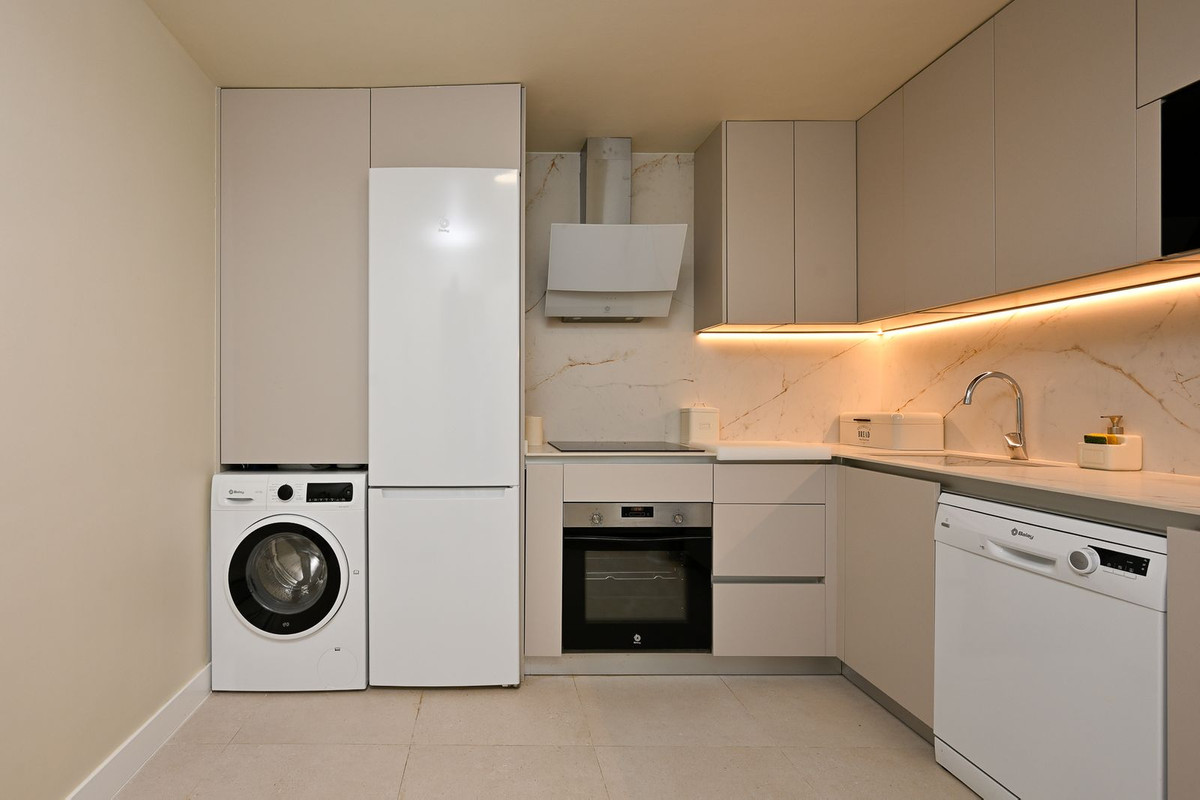 Se vende Apartamento Planta Baja de 4 dormitorios en Costa Del Sol, Málaga, España