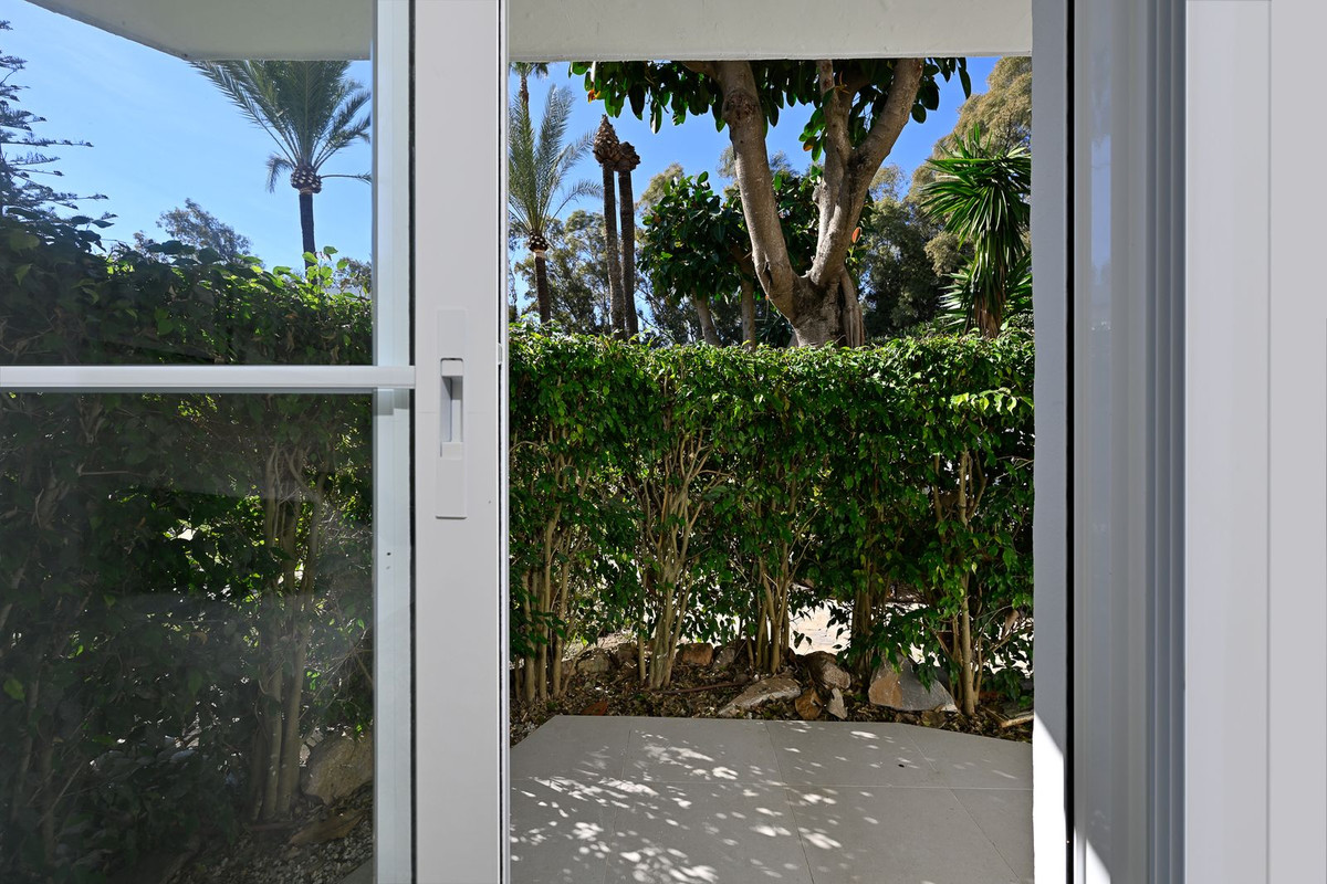 Se vende Apartamento Planta Baja de 4 dormitorios en Costa Del Sol, Málaga, España